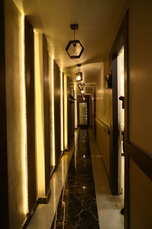 Lobby - HOTEL SOLUXE (Jagadhri)