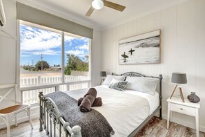 3 عدّة غرف نوم ومكواة/لوح كي وواي فاي مجانًا وملاءات أسرّة