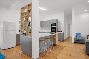 Interior - The Burrow - Pet-friendly Haven near Middleton Beach (Middleton)
