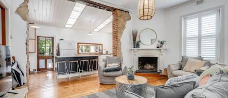 Televisor i llar de foc