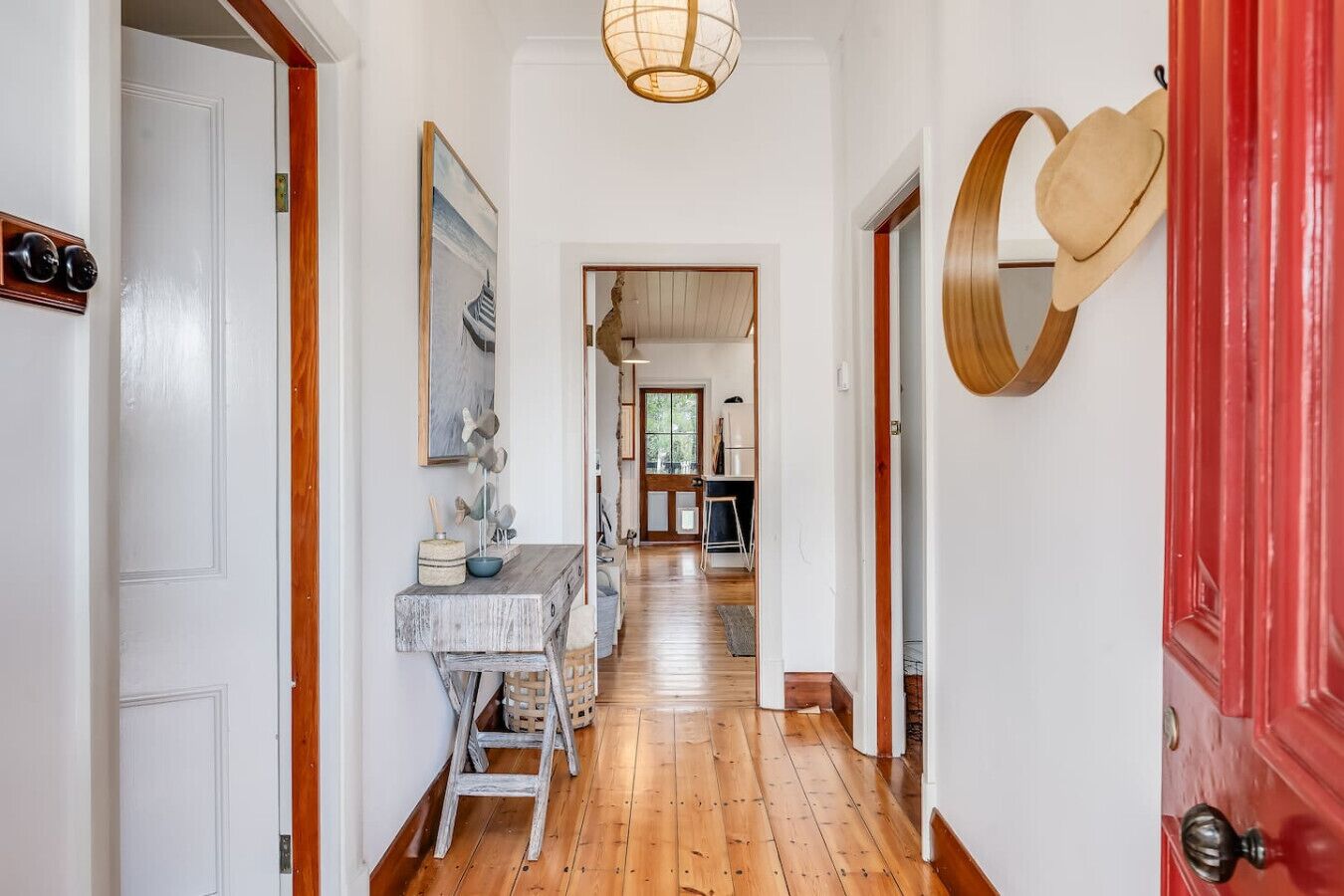 المنشأة من الداخل