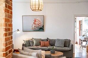 Fernseher, Kamin
