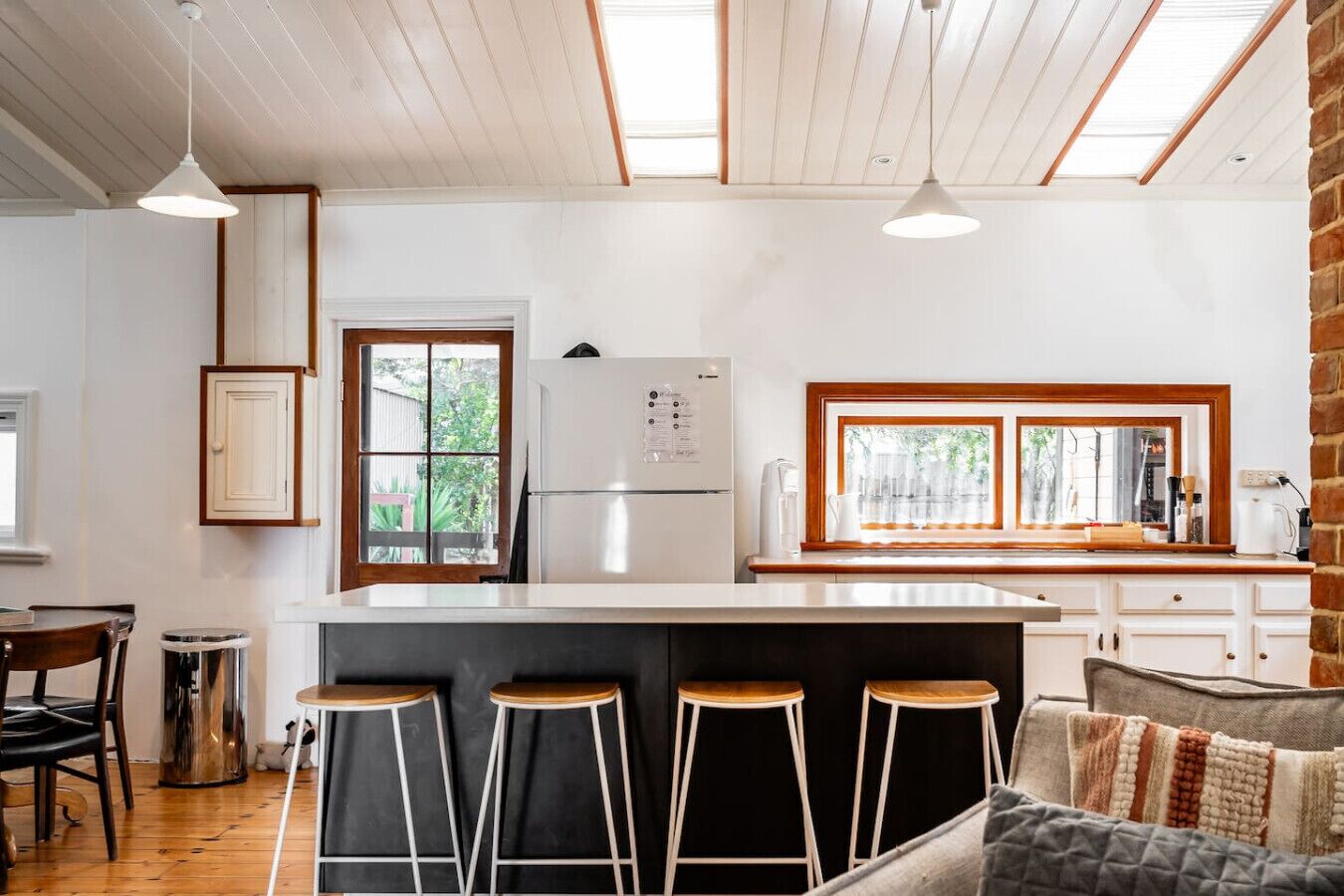 المنشأة من الداخل