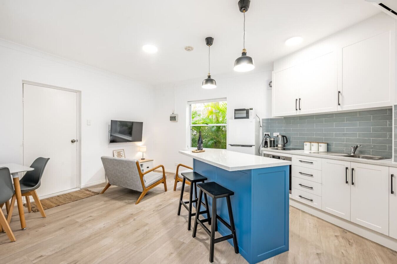 المنشأة من الداخل