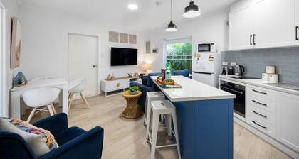 Smugglers Cove—Seaside Comfort near Dining & Shops