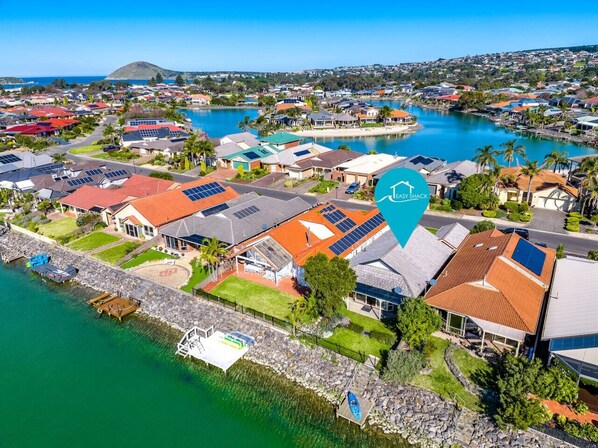 المنشأة من الخارج