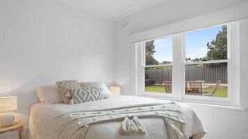 3 bedrooms, desk, iron/ironing board, travel crib