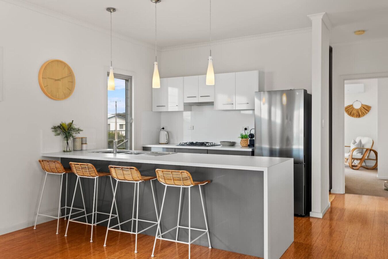 ثلاجة، ميكروويف، فرن، موقد طهي مسطح