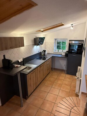 Kühlschrank, Ofen, Herdplatte, Geschirrspüler