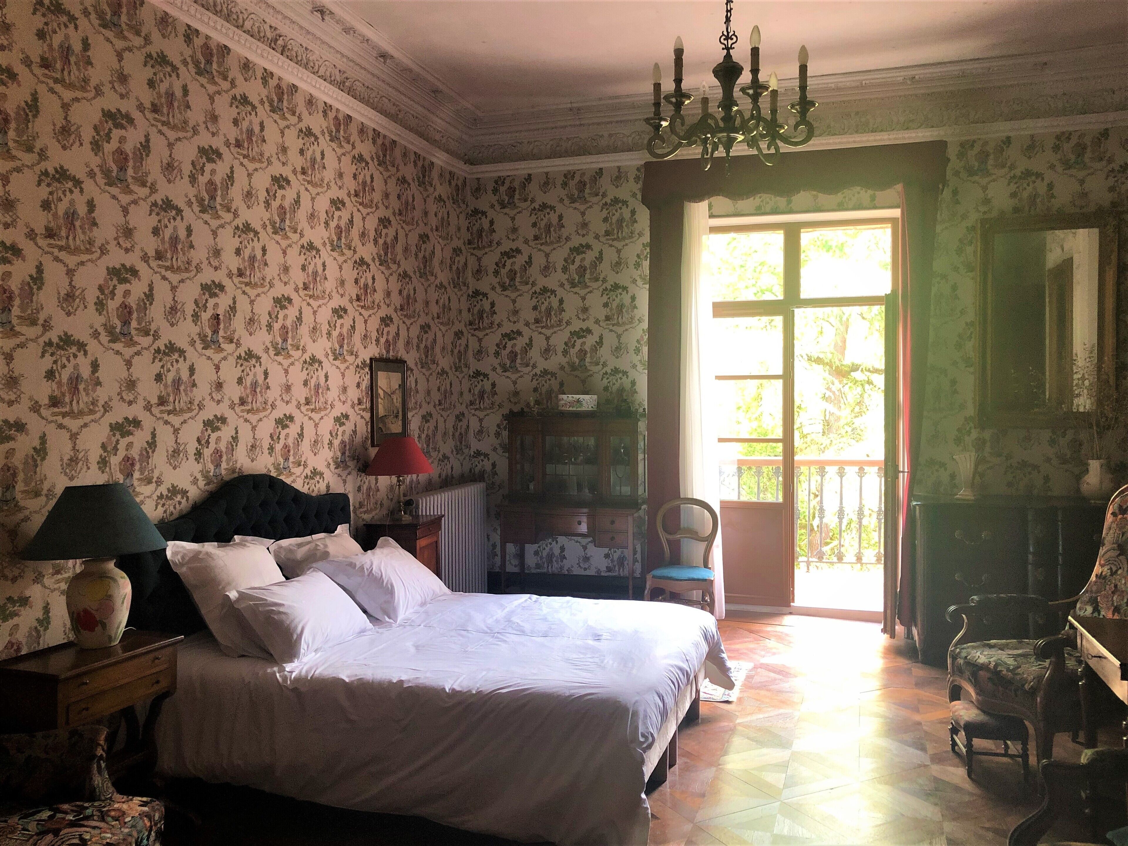 5 chambres, fer et planche à repasser, Wi-Fi gratuit, draps fournis