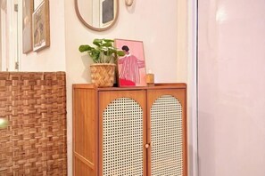 Room - Madison Park Apartments by HostJess (West Jakarta)