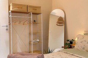 Room - Madison Park Apartments by HostJess (West Jakarta)