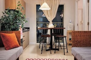 Room - Madison Park Apartments by HostJess (West Jakarta)