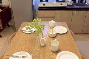 Cots/infant beds - Madison Park Family Apartment by Host Jess (West Jakarta)