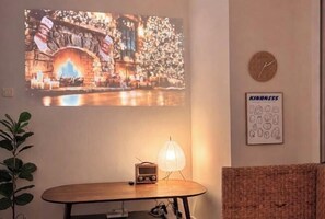 Room - Madison Park Apartments by HostJess (West Jakarta)