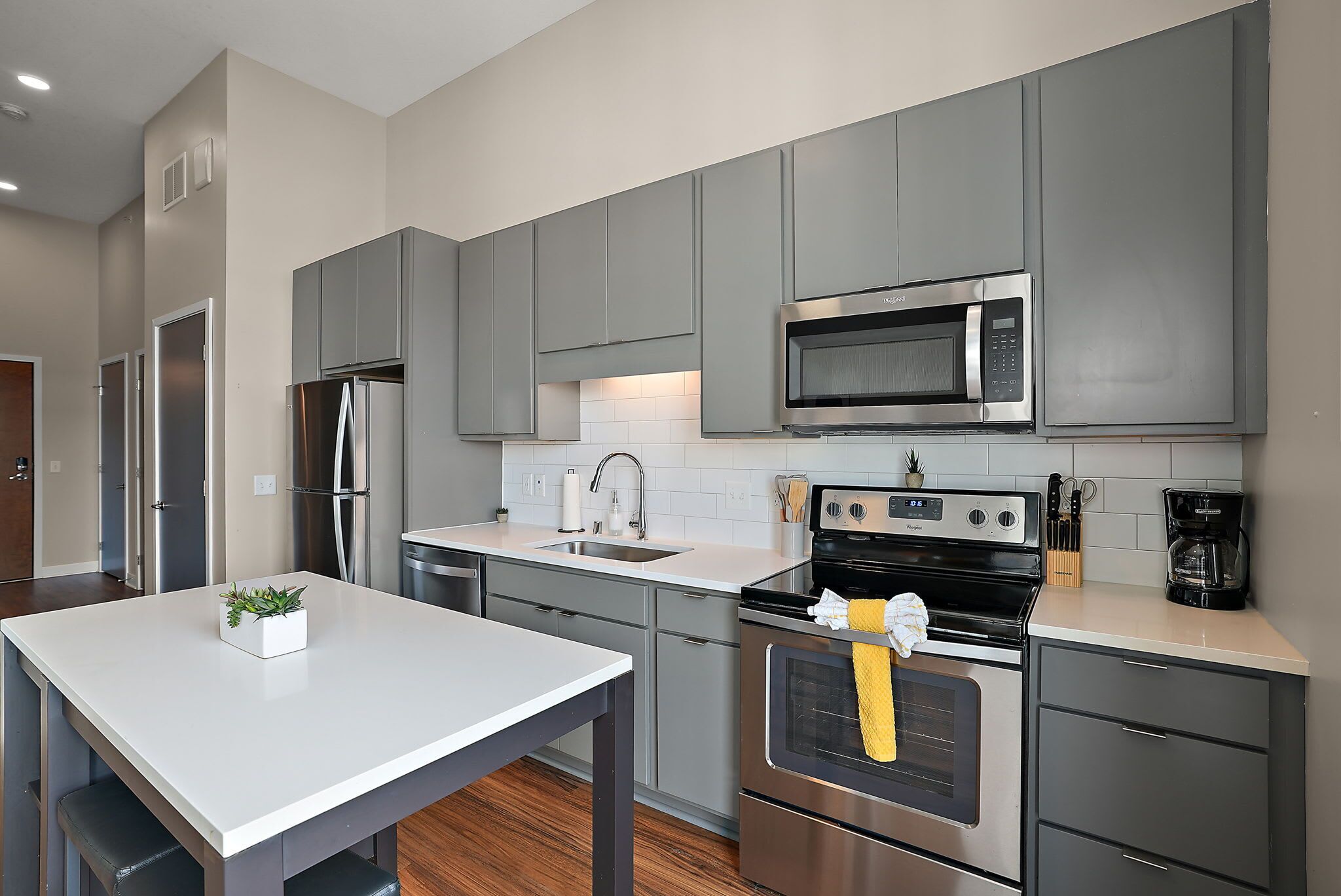 Studio | Private kitchen | Fridge, microwave, oven, stovetop