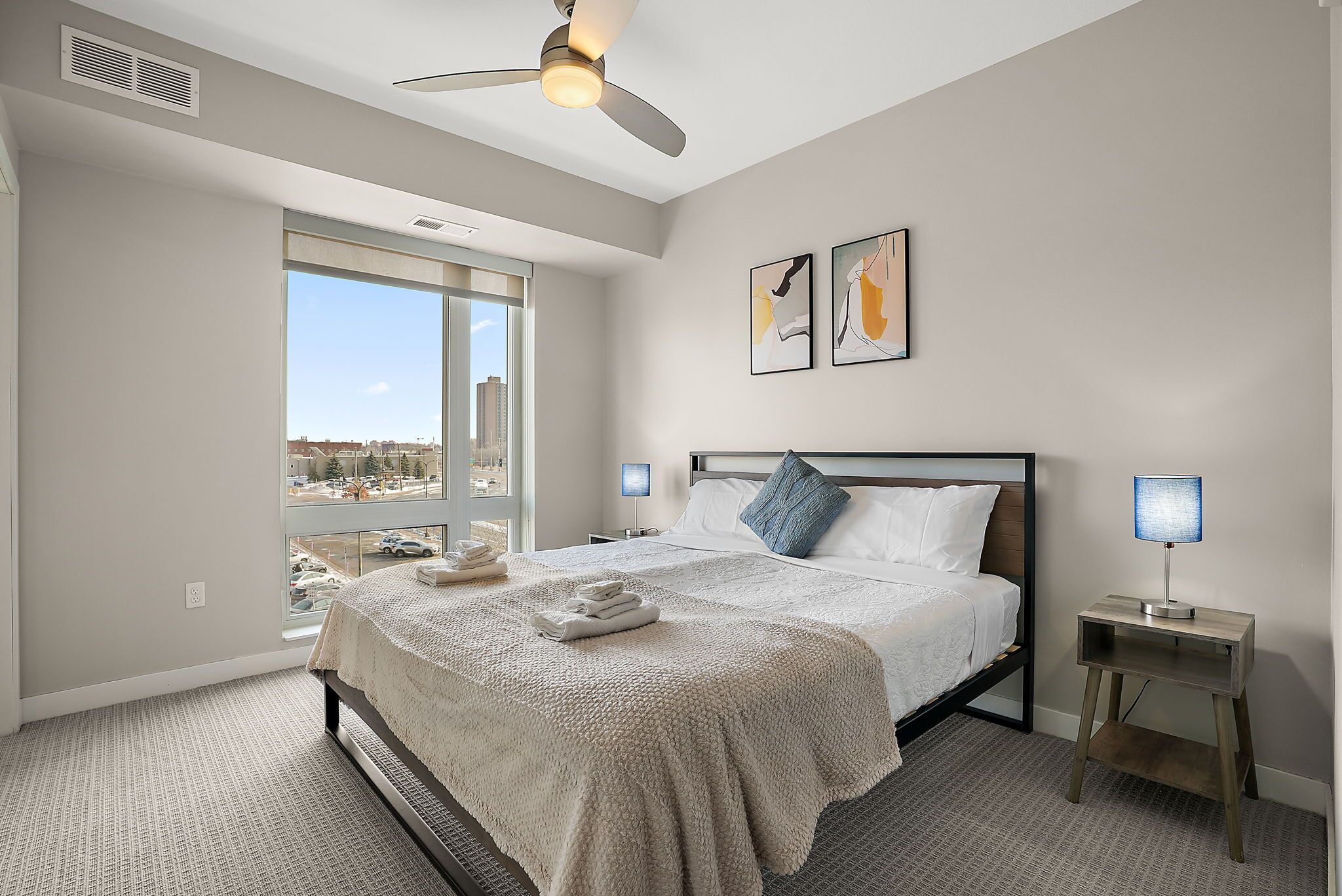 Desk, laptop workspace, iron/ironing board, free WiFi