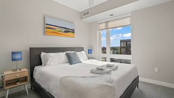 Desk, laptop workspace, iron/ironing board, free WiFi