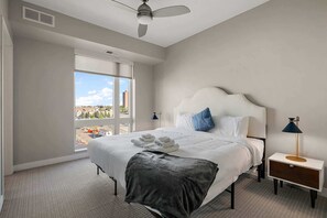Apartment | Desk, laptop workspace, iron/ironing board, free WiFi - CozySuites Marquee (Minneapolis)