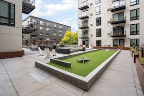 Exterior - CozySuites Marquee (Minneapolis)