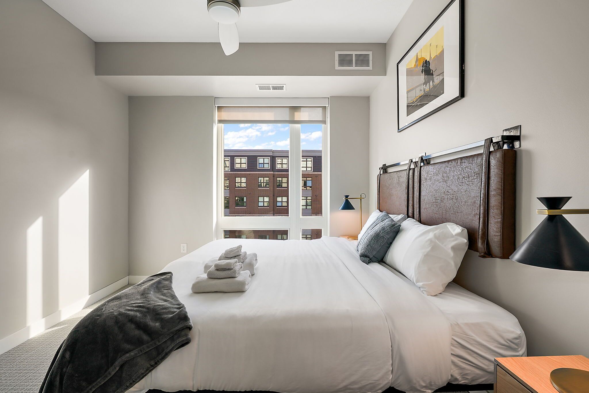 Desk, laptop workspace, iron/ironing board, free WiFi