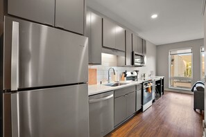 Private kitchen - CozySuites Marquee (Minneapolis)