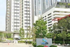 Exterior - De LakeHome Taman Wahyu City Centre [3Bedroom Sleep 5] (Kuala Lumpur)