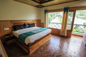 Deluxe Room, Balcony, Valley View | Desk, free WiFi