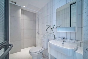 Room - Express by M Village 47 Thao Dien, a brand of Modern Village Lifestyle (Ho Chi Minh City)