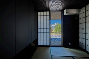 Vil·la de luxe, vistes a la muntanya | Wifi gratuïta i roba de llit 