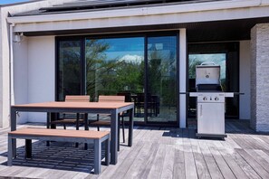 Outdoor dining - The Deer Valley Yamanakako (Yamanakako)