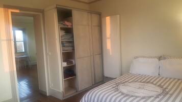 1 sovrum, strykjÀrn/strykbrÀda, wi-fi och sÀngklÀder