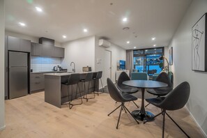 Interior - High End Centrally located apartment with carpark (Auckland)