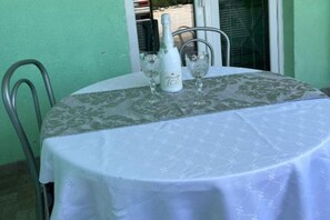 屋外ダイニングエリア