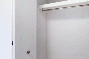 Unclassified image, 3 of 20, button - R Home Sakuragawa Riverside (Osaka)