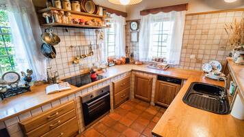 Réfrigérateur, four, plaque de cuisson, lave-vaisselle