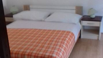 Travel crib, WiFi (free)