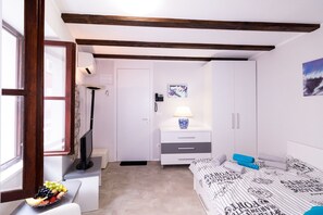 1 habitación, cuna de viaje y wifi gratis 