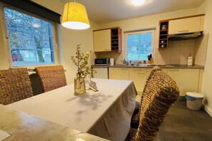 Fridge, microwave, stovetop, toaster