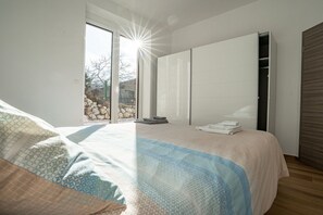 3 bedrooms, iron/ironing board, travel crib, free WiFi