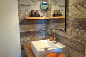 Douche, séchoir à cheveux