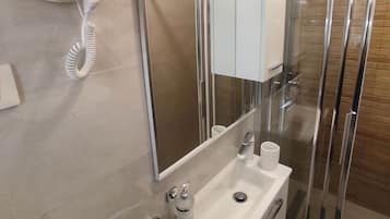 Chuveiro, secador de cabelo