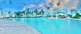 Residencial la Ensenada, on Playa Nueva Romana