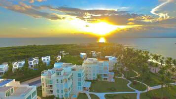 Apartment, 2 Bedrooms, Accessible, Balcony | Front of property