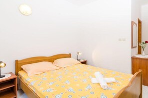 1 chambre, fer et planche à repasser, Wi-Fi gratuit