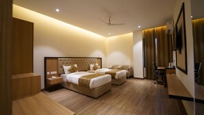 Camera Classic con 2 letti singoli, balcone, vista giardino | Una scrivania, postazione laptop, Wi-Fi gratuito