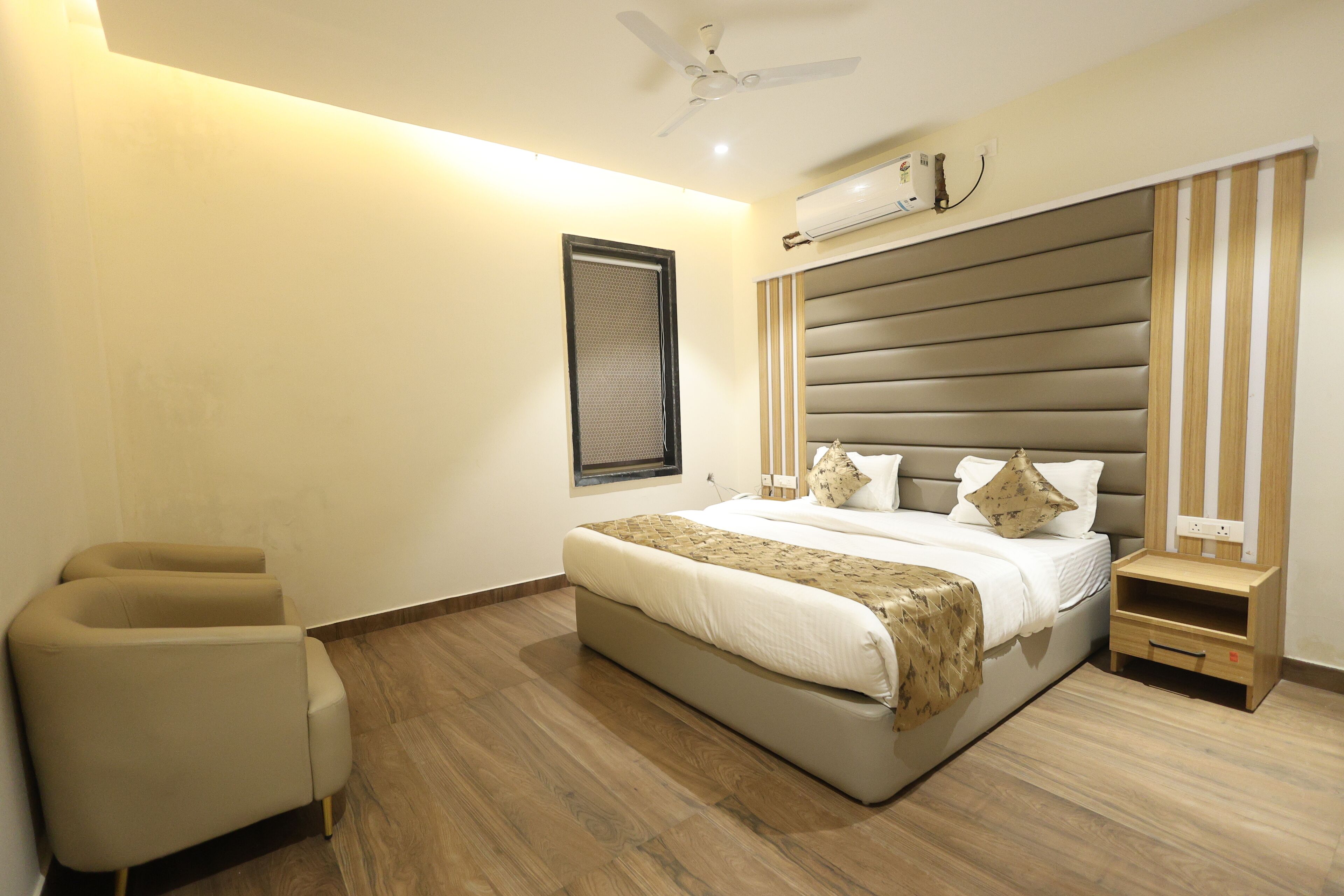 Deluxe Double Room, City View