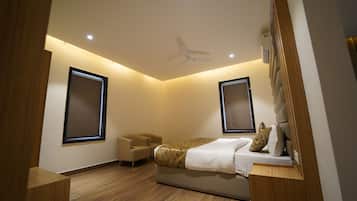 Deluxe Double Room, City View | Desk, laptop workspace, free WiFi