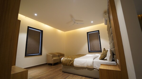 Deluxe Double Room, City View