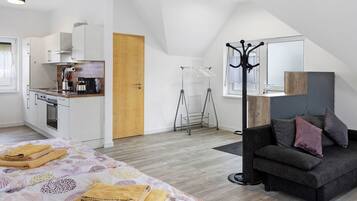 1 habitación, escritorio, wifi y ropa de cama